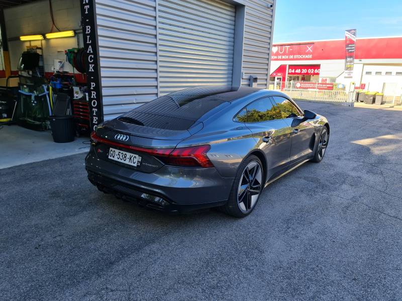 Film solaire sur cette Audi Etron Gt Rs chez Team Pare Brise à Montpellier 