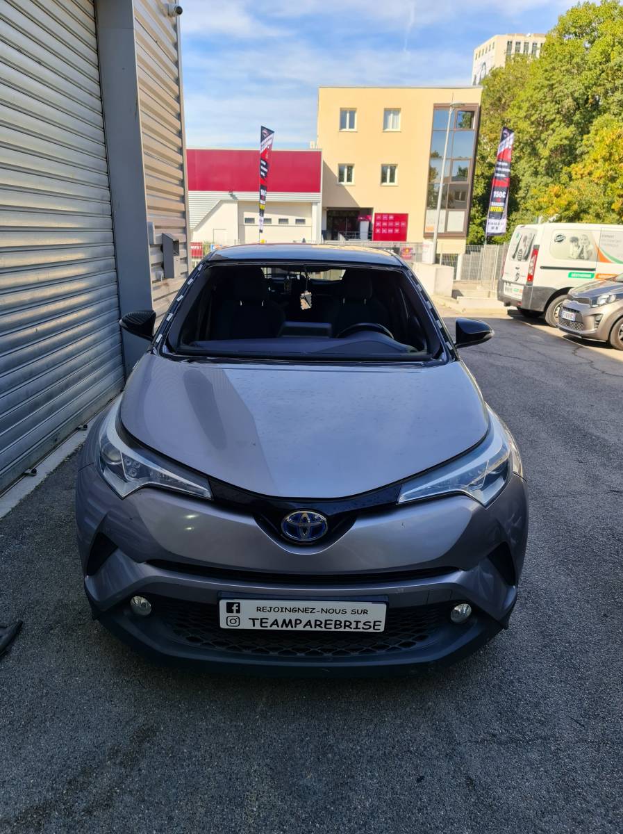 Pare brise en cour chez Team Pare Brise Montpellier