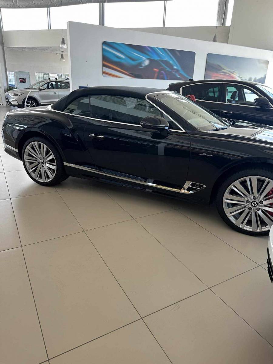 vitres teintées chez Maserati Montpellier sur cette Bentley 
