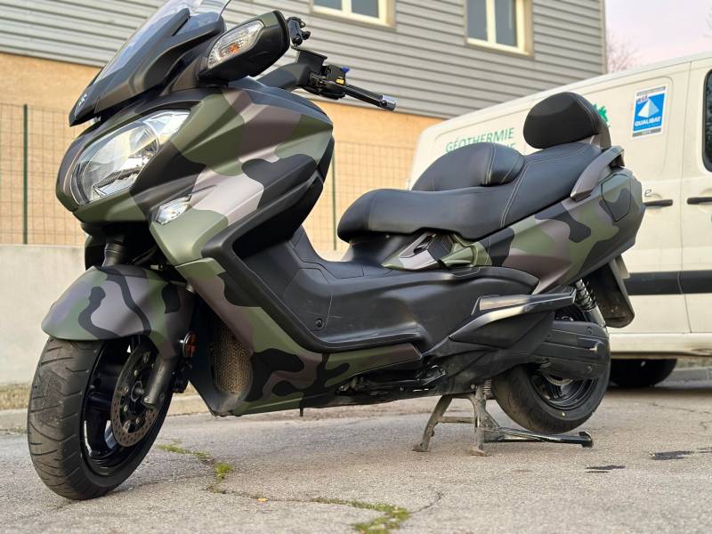 Camouflage sur ce scooter sur Montpellier 