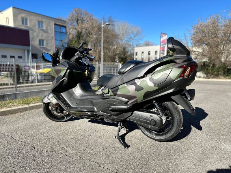 Wrapping sur ce Suzuki Burgman sur Montpellier 