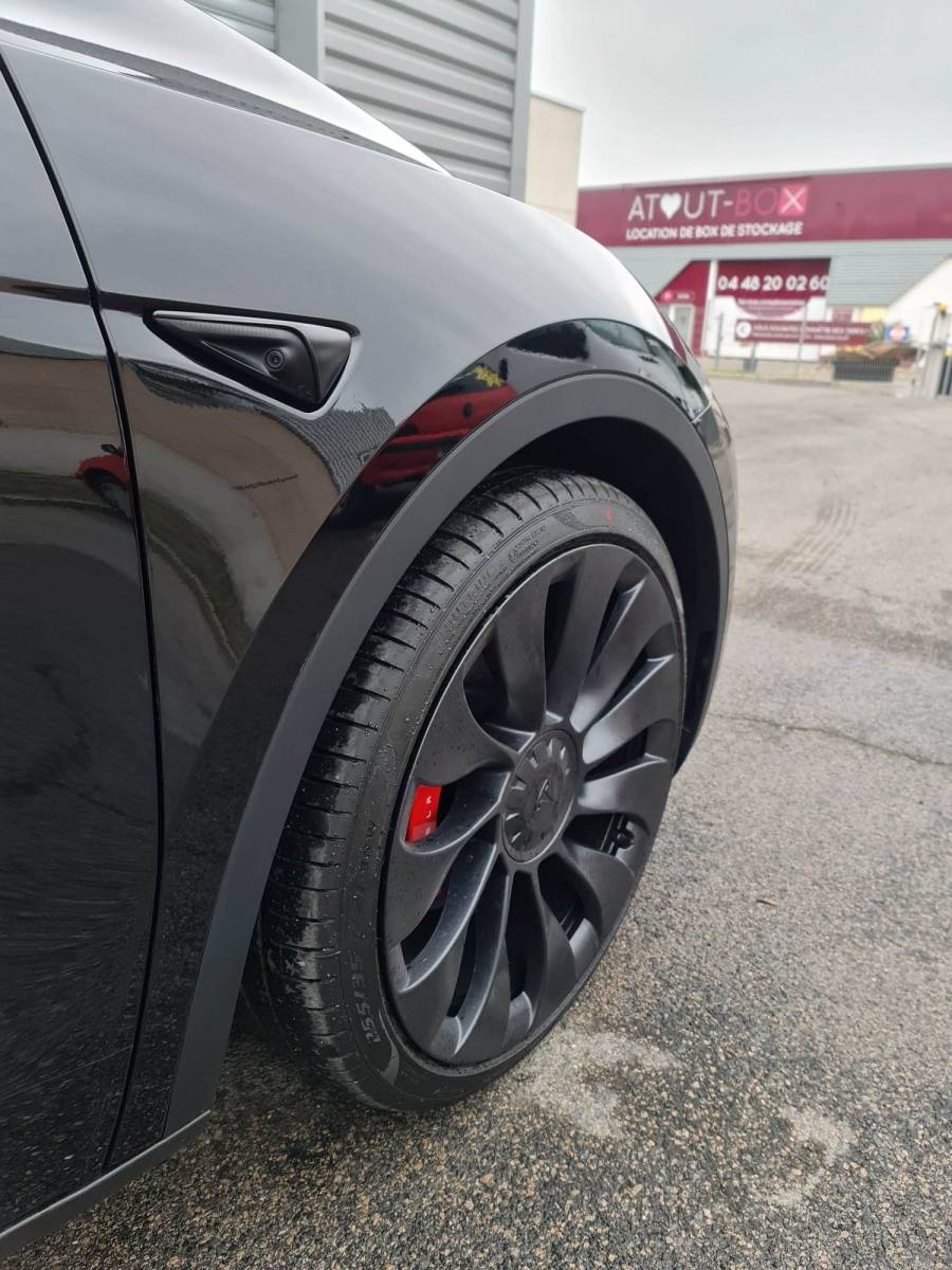 Protection carrosserie sur Montpellier sur cette Tesla Model Y performance 