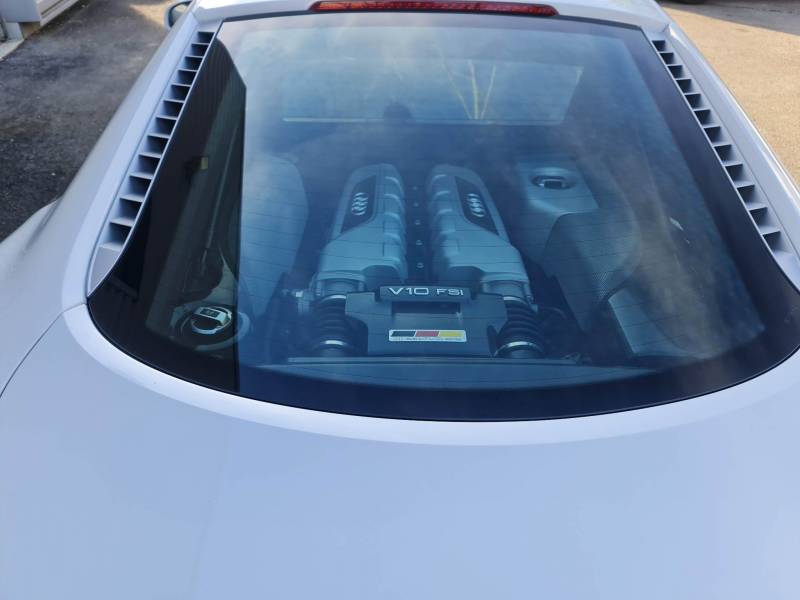 R8 V10 chez Team Pare Brise Montpellier 