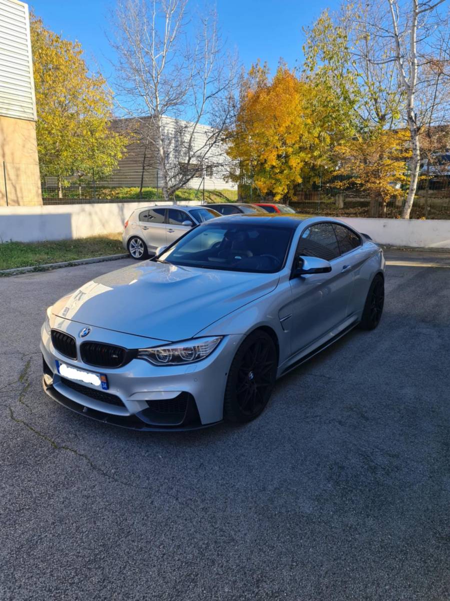 Vitres teintées et Feux teintées sur cette Bmw M4 chez team Pare Brise Montpellier 