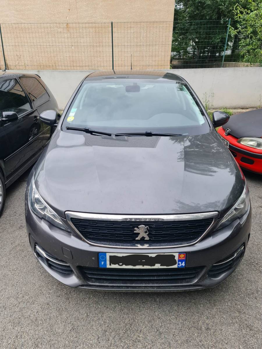 Remplacement de pare brise sur cette Peugeot 308 MONTPELLIER