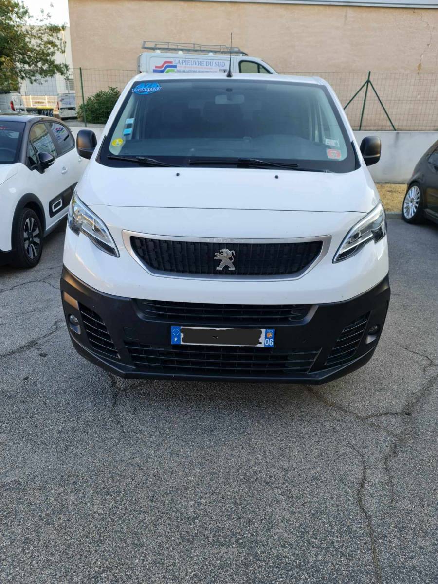 Remplacement de pare brise sur ce peugeot traveller