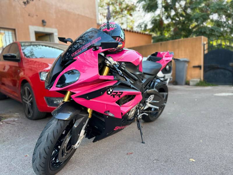 Double face en covering sur cette Bmw s1000rr