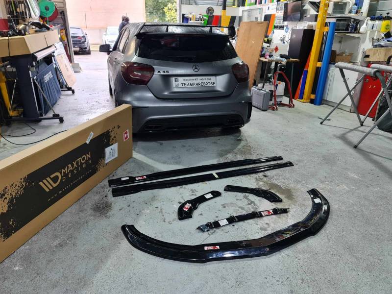 kit maxton design pour cette Mercedes A45 amg 