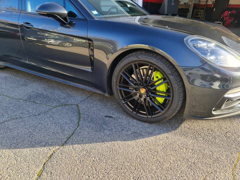 Films solaire sur cette Porsche panamera Hybrid sur Montpellier 