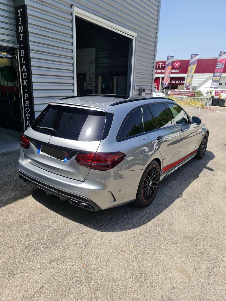 Traitement solaire sur cette Mercedes c63 amg chez Team Pare Brise Montpellier 
