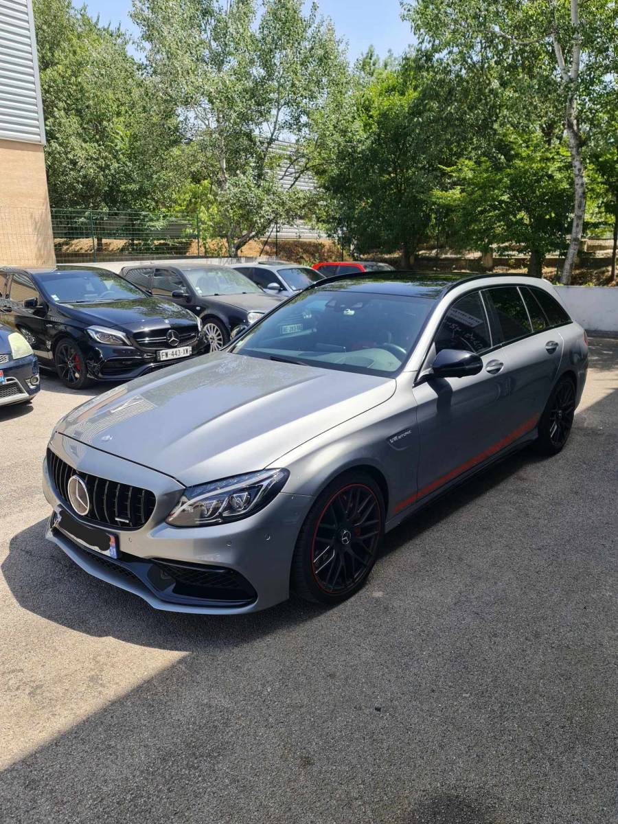 Traitement solaire intégral sur cette Mercedes c63 amg 