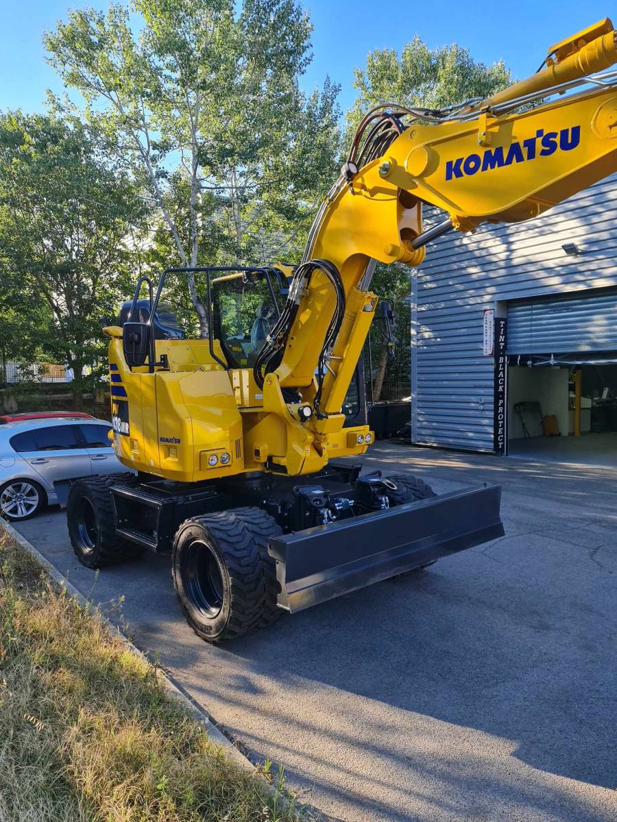 Protection solaire sur cette pelle pour notre client de Pignan 