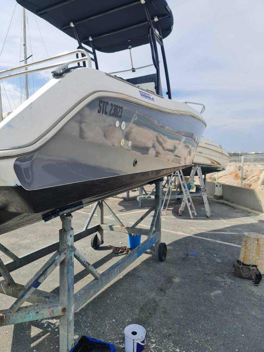 Changement de teinte sur ce bateau sur Montpellier 