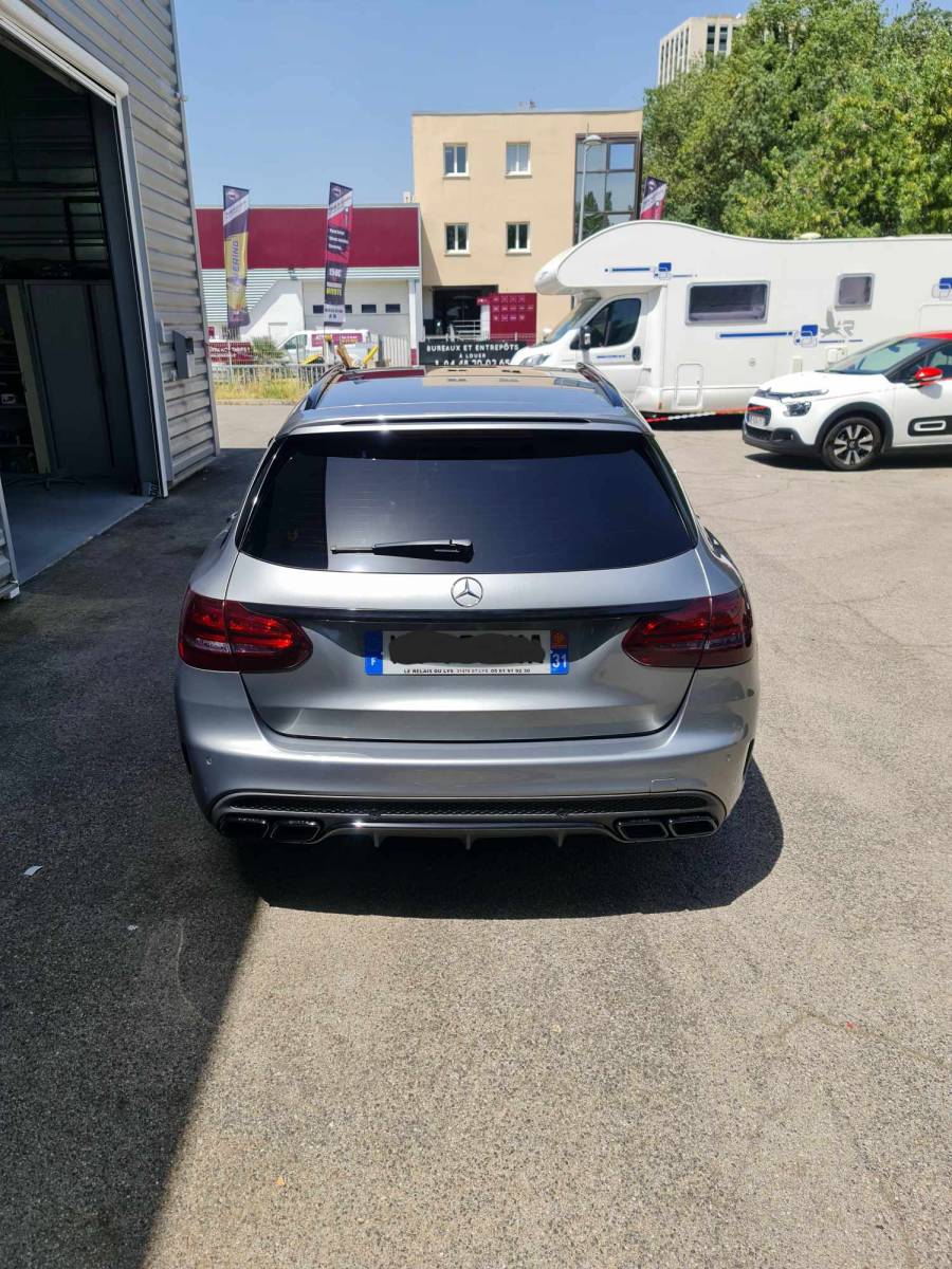 Protection solaire sur cette Mercedes c63 amg sur Montpellier 