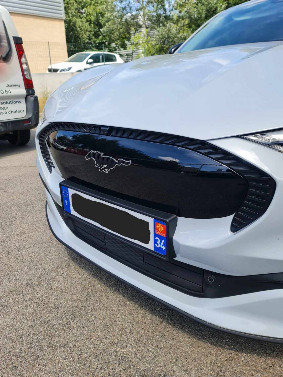 Création calandre en covering 3M 2080 mustang match e sur Montpellier 