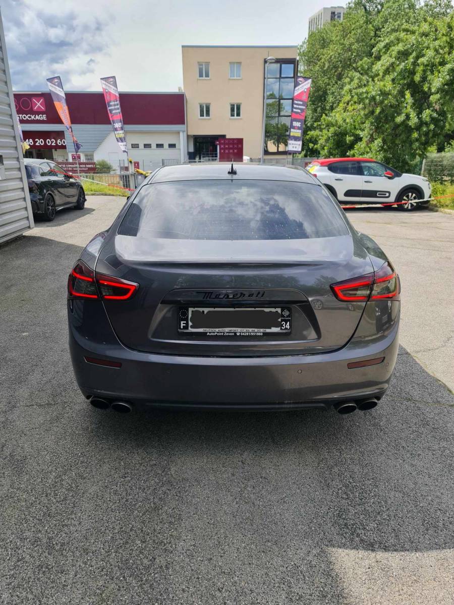 Suppression de chrome intégral sur cette Maserati Ghibli pour notre client de Lattes