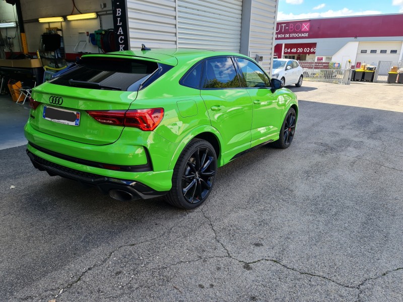 Remplacement pare brise sur cette audi rsq3 sportback vert fluo 