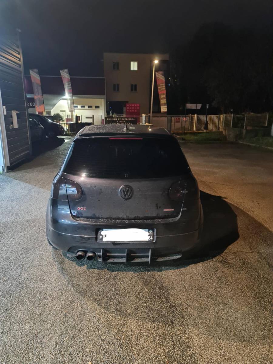 Feux teintées sur cette Volkswagen Golf 5 Gti sur Montpellier 