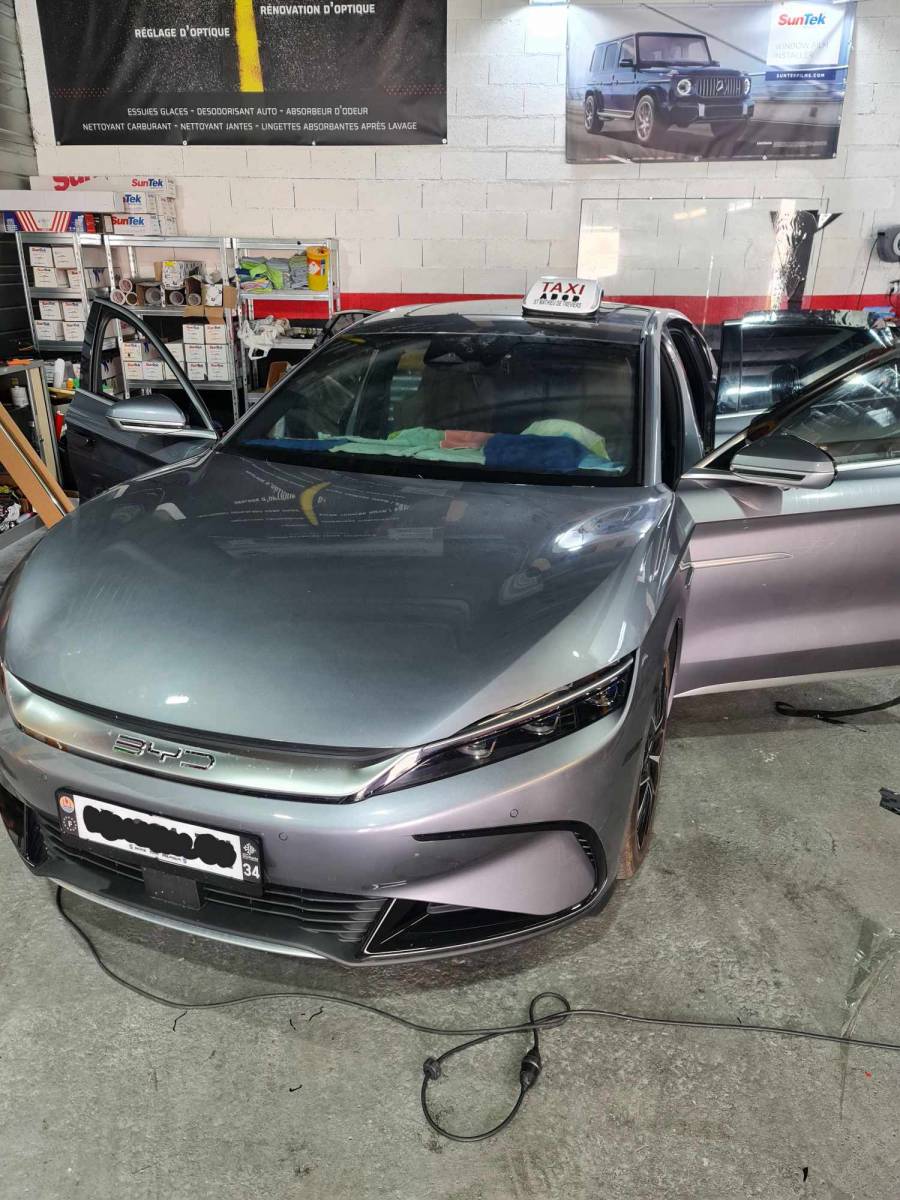 Film solaire sur cette Byd Han sur Montpellier 