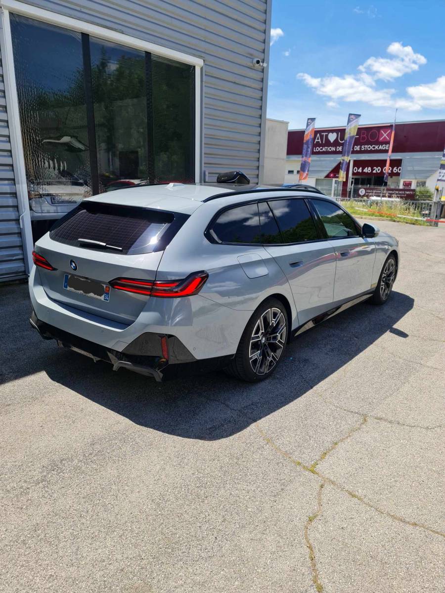 Pose de film solaire sur cette Bmw série 5 sur Montpellier